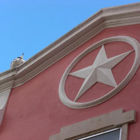 Vintage Star Of Graca - Center * Lizbona